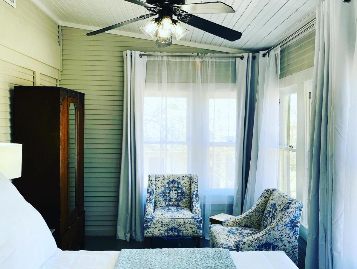 Dabbs Hotel Bed And Breakfast Llano エクステリア 写真