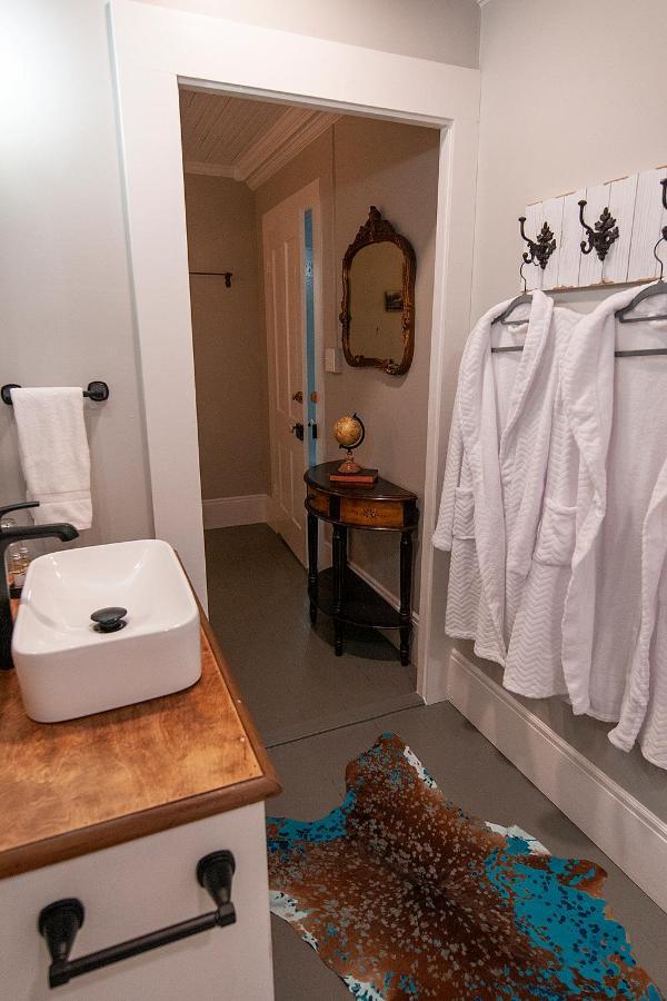 Dabbs Hotel Bed And Breakfast Llano エクステリア 写真