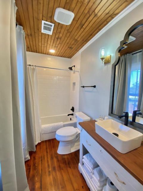 Dabbs Hotel Bed And Breakfast Llano エクステリア 写真