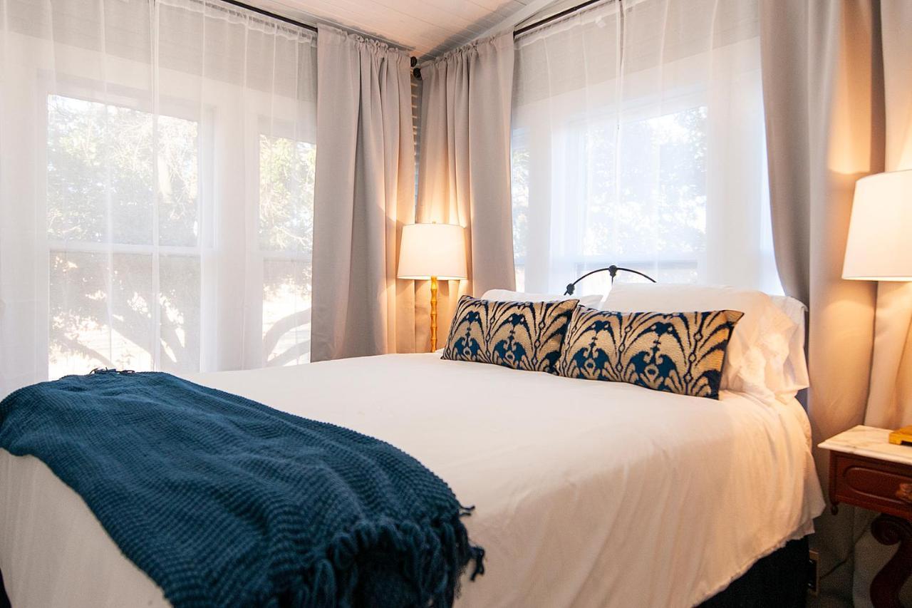Dabbs Hotel Bed And Breakfast Llano エクステリア 写真