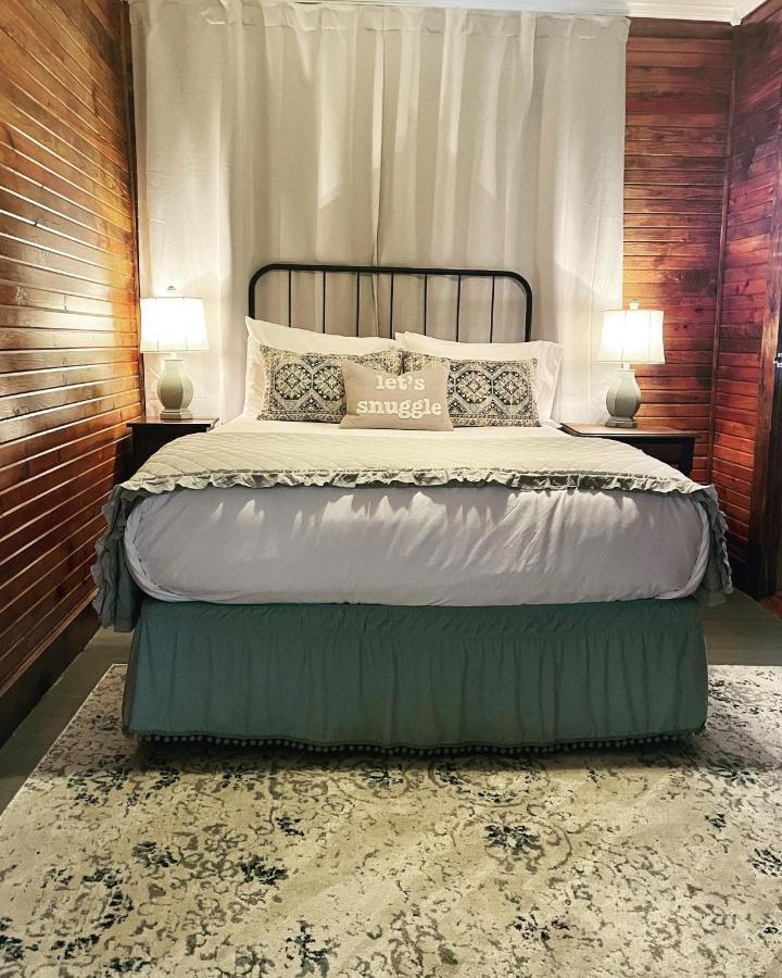 Dabbs Hotel Bed And Breakfast Llano エクステリア 写真