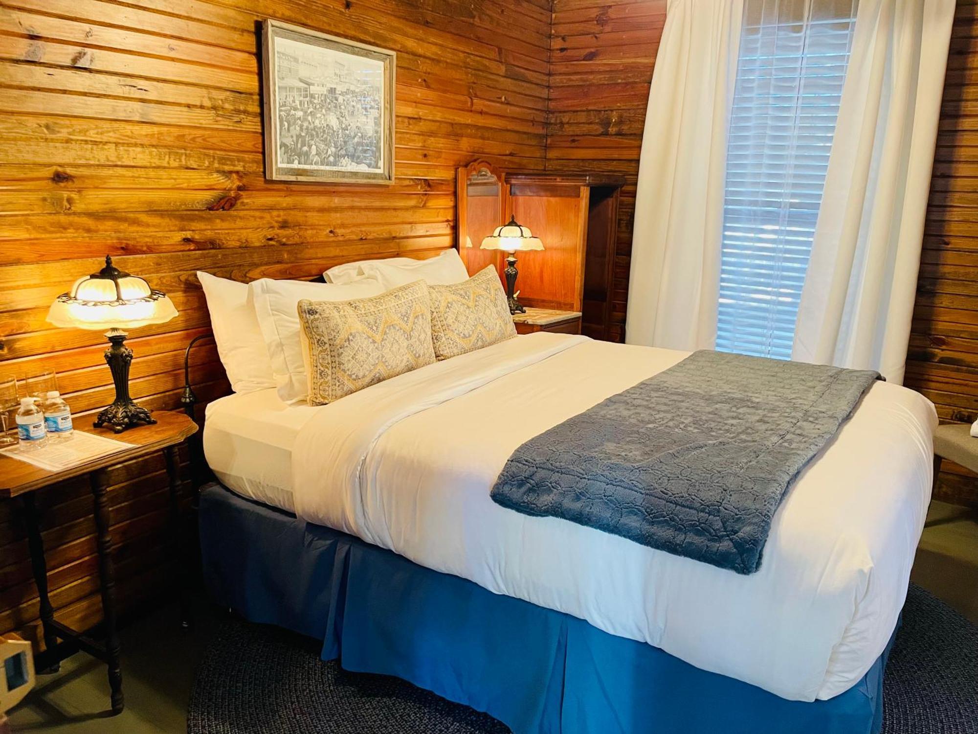 Dabbs Hotel Bed And Breakfast Llano エクステリア 写真