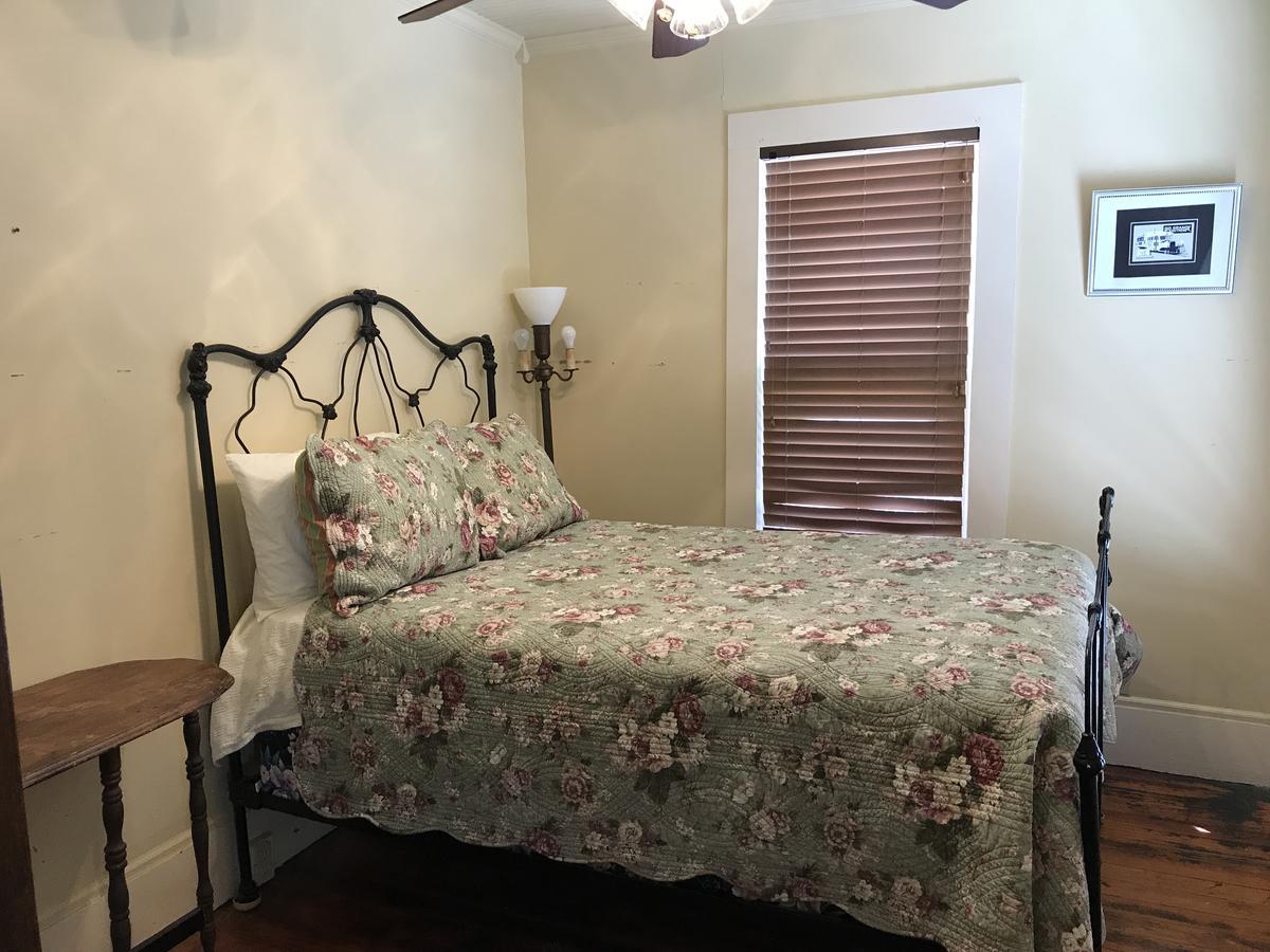 Dabbs Hotel Bed And Breakfast Llano エクステリア 写真
