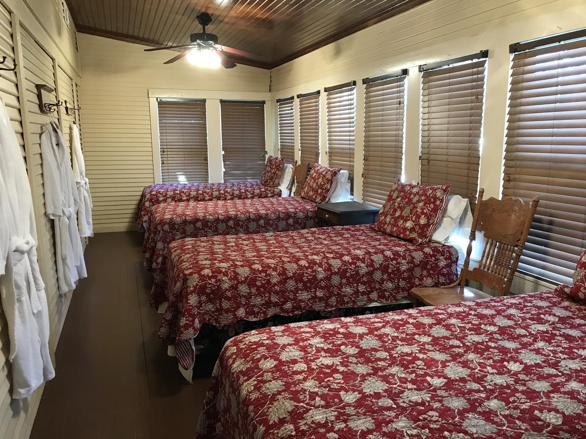 Dabbs Hotel Bed And Breakfast Llano エクステリア 写真