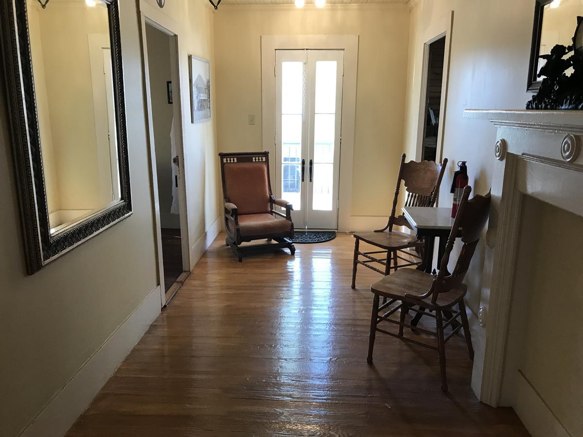 Dabbs Hotel Bed And Breakfast Llano エクステリア 写真