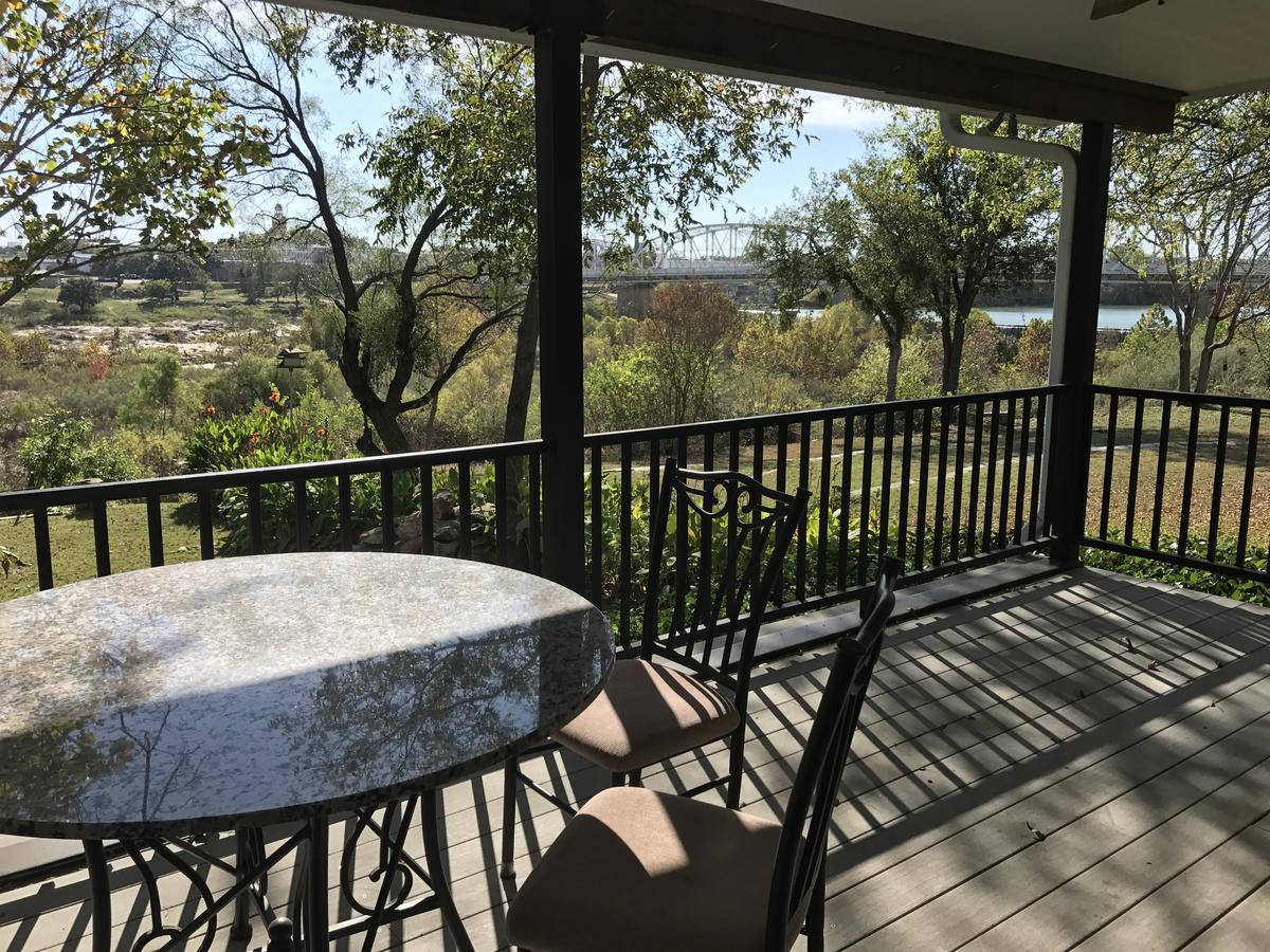 Dabbs Hotel Bed And Breakfast Llano エクステリア 写真