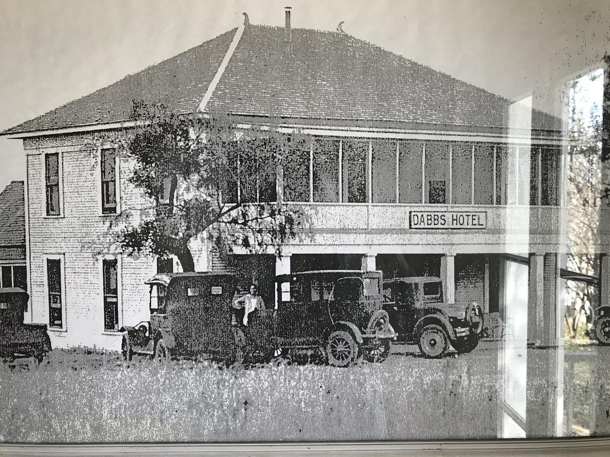 Dabbs Hotel Bed And Breakfast Llano エクステリア 写真