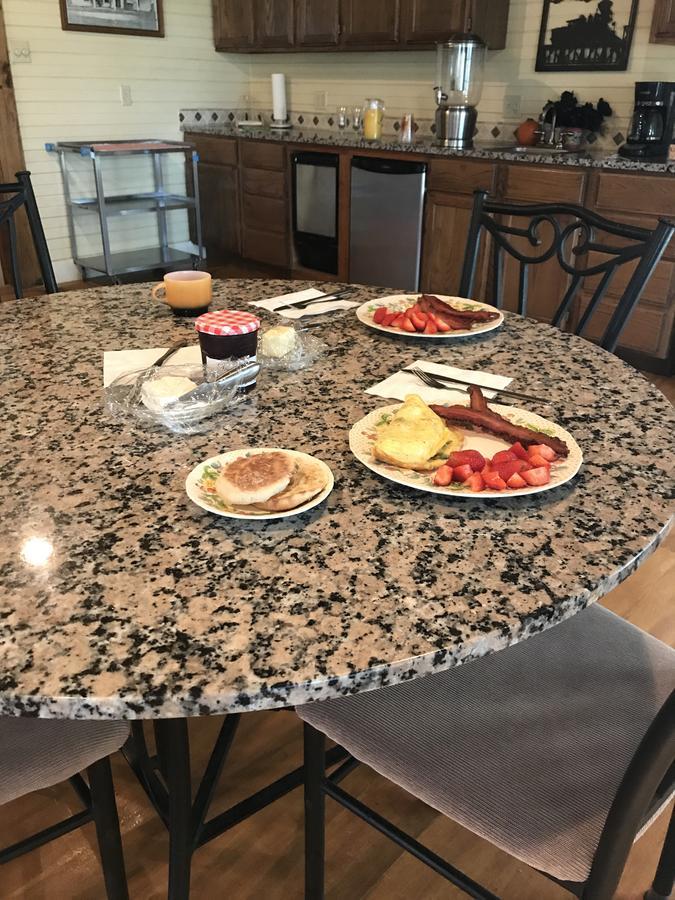 Dabbs Hotel Bed And Breakfast Llano エクステリア 写真